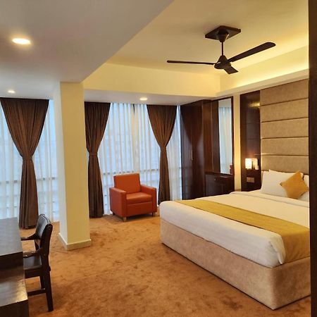 צ'יטגונג White Park Hotel & Suites מראה חיצוני תמונה