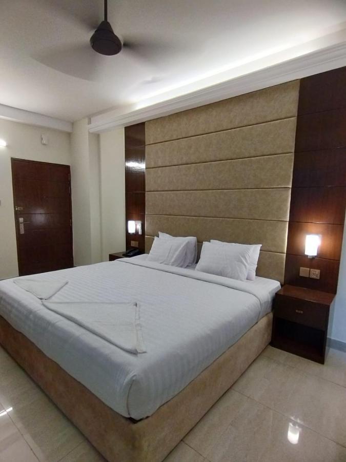 צ'יטגונג White Park Hotel & Suites מראה חיצוני תמונה