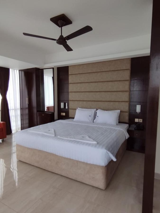 צ'יטגונג White Park Hotel & Suites מראה חיצוני תמונה