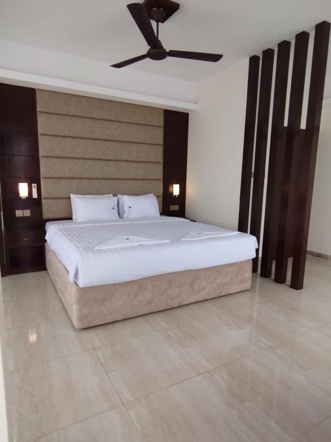 צ'יטגונג White Park Hotel & Suites מראה חיצוני תמונה