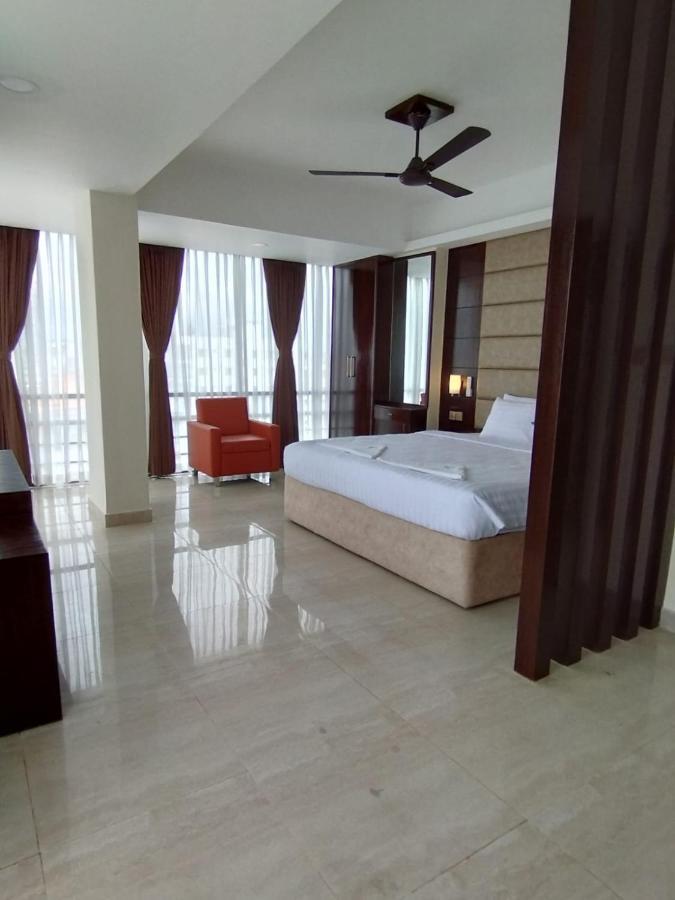 צ'יטגונג White Park Hotel & Suites מראה חיצוני תמונה
