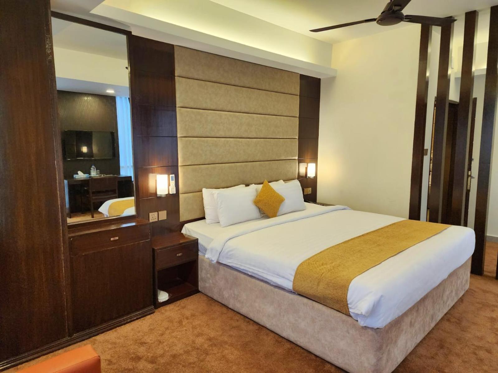 צ'יטגונג White Park Hotel & Suites מראה חיצוני תמונה