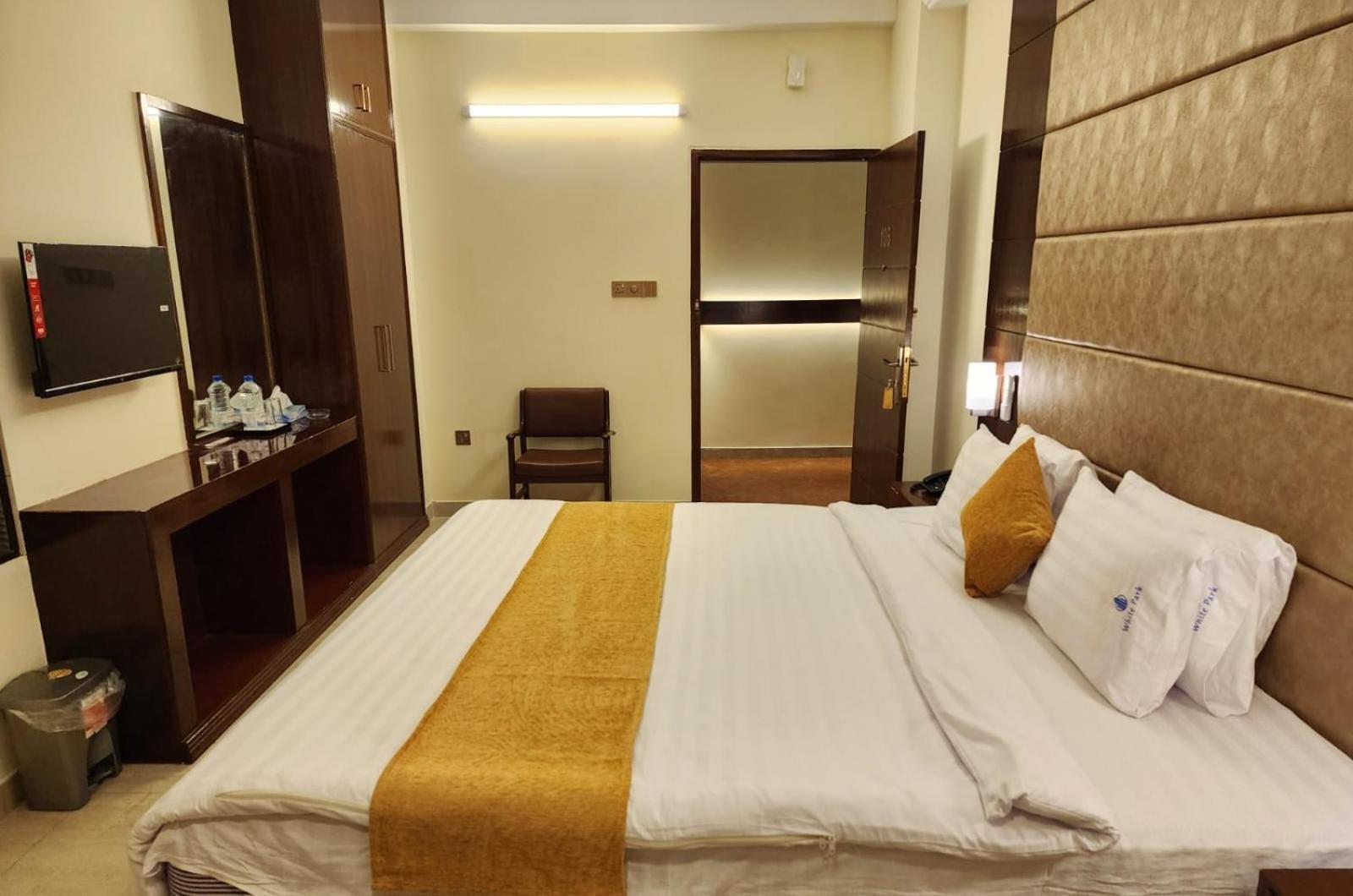 צ'יטגונג White Park Hotel & Suites מראה חיצוני תמונה