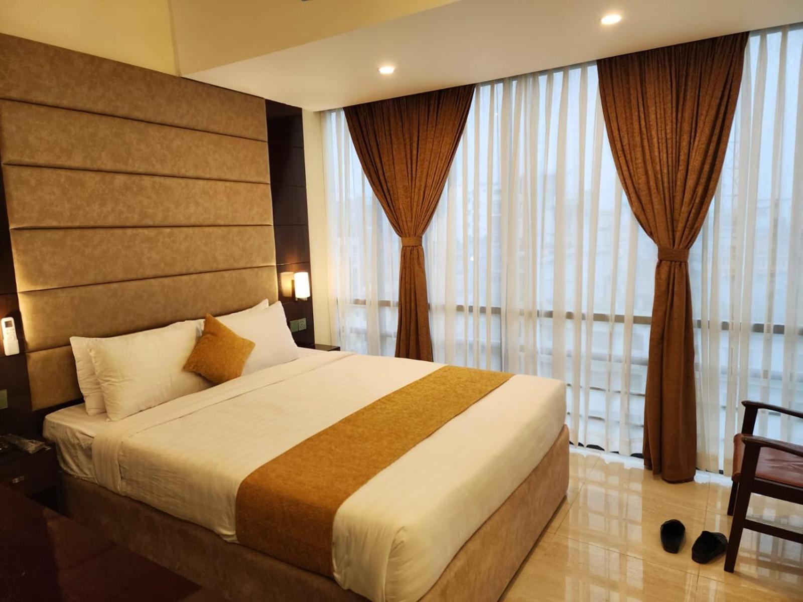 צ'יטגונג White Park Hotel & Suites מראה חיצוני תמונה