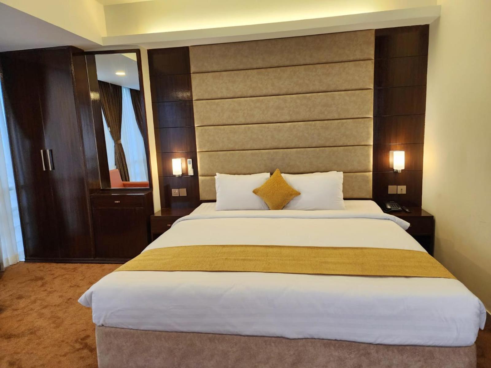צ'יטגונג White Park Hotel & Suites מראה חיצוני תמונה
