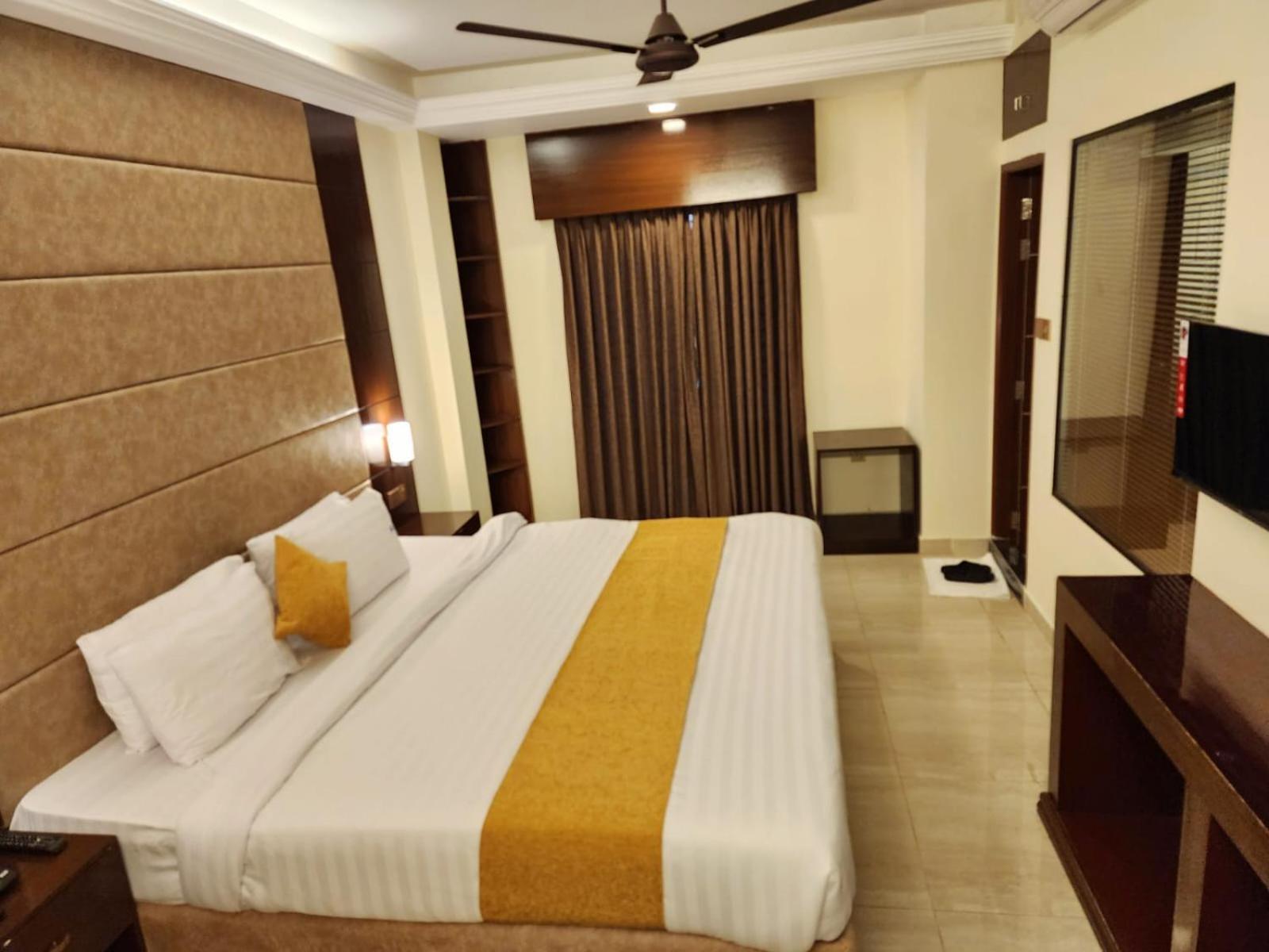 צ'יטגונג White Park Hotel & Suites מראה חיצוני תמונה