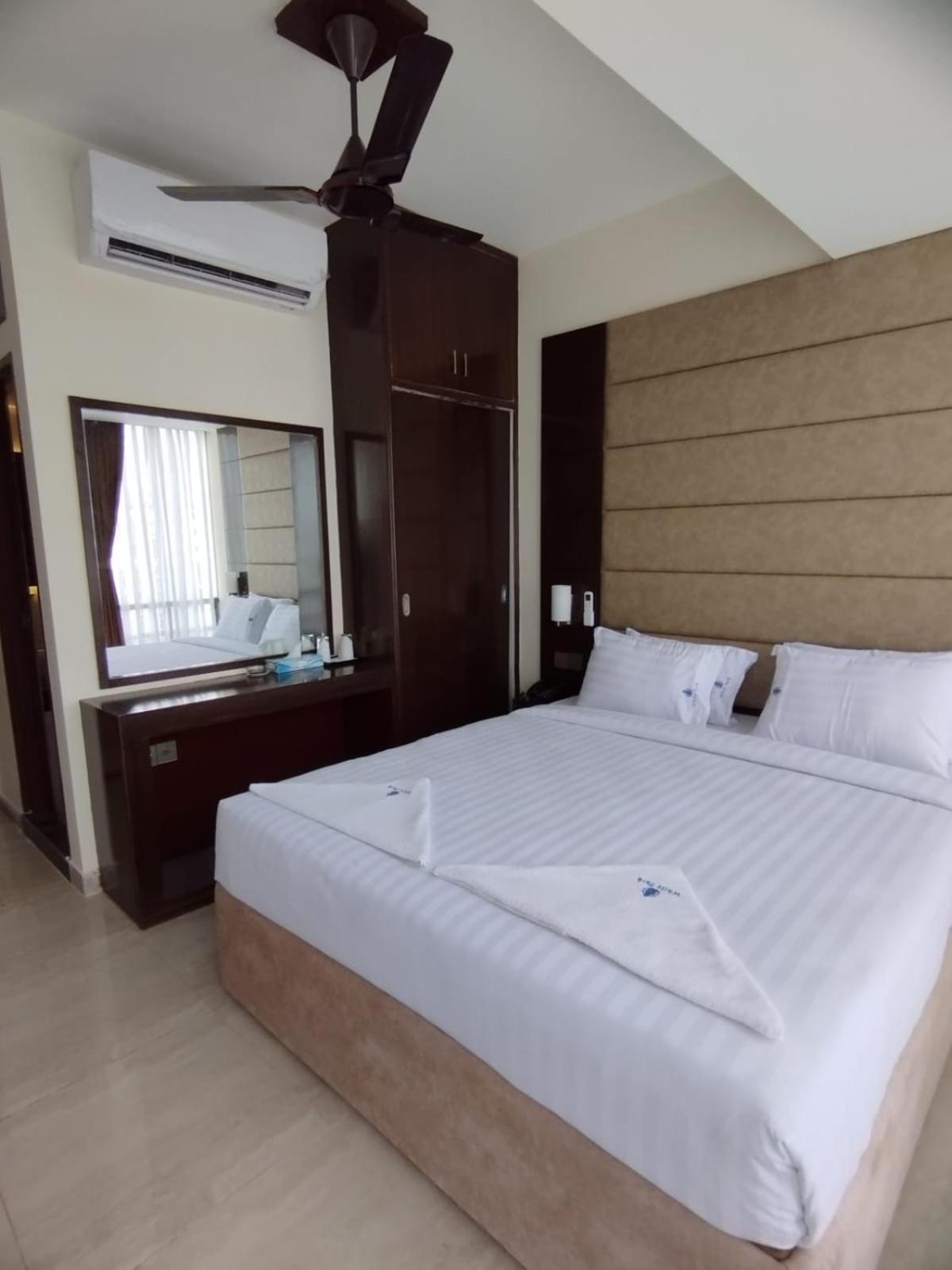 צ'יטגונג White Park Hotel & Suites מראה חיצוני תמונה