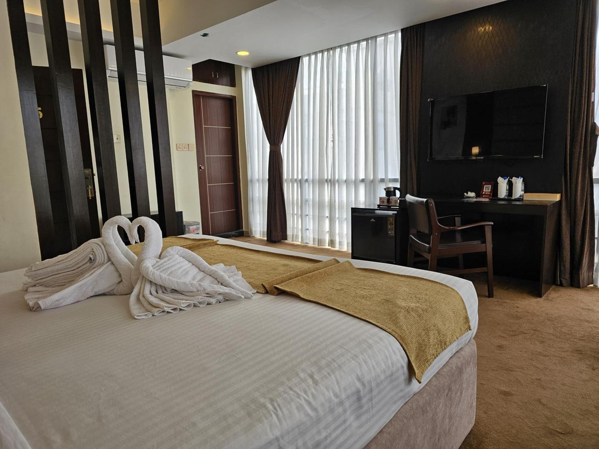 צ'יטגונג White Park Hotel & Suites מראה חיצוני תמונה